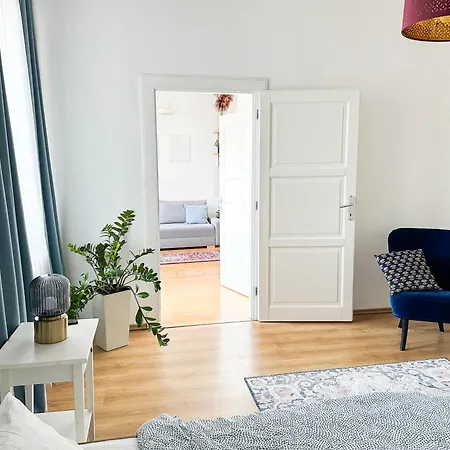 City Center Stylish Apartment In Bratislava דירה *